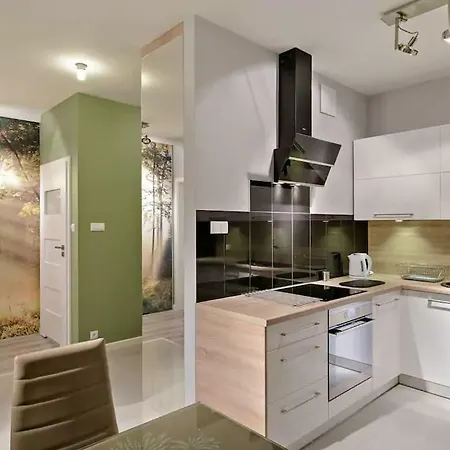 Strict Center Towarowa Apartment